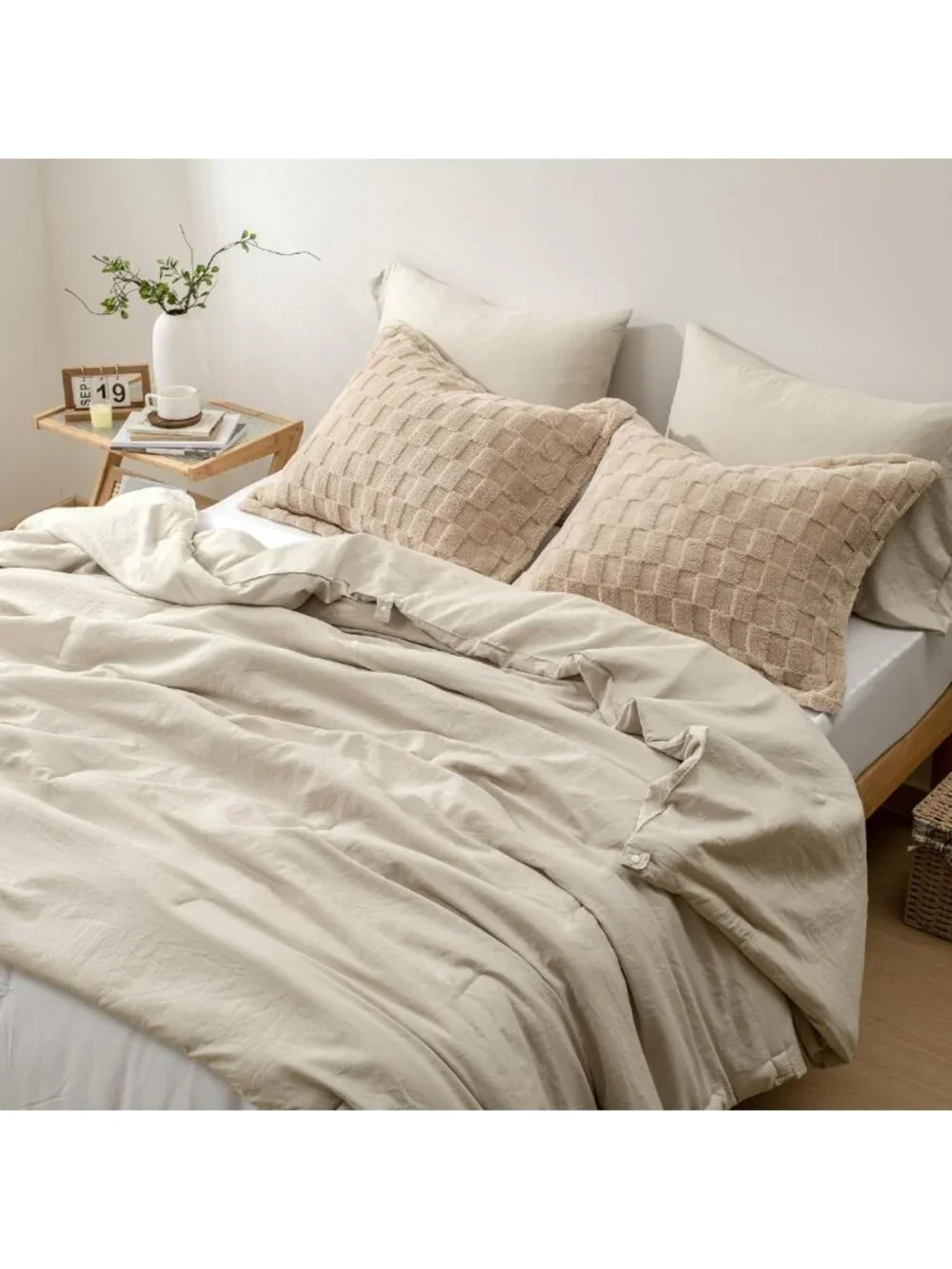 Cozy 4pc King Comforter Set with Detachable Fluffy Blanket - Camel Color
